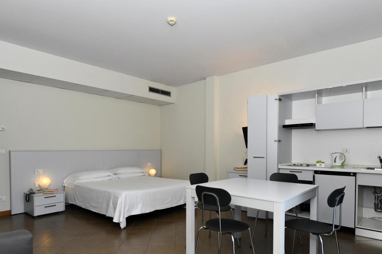 Hotel Eden Lido di Jesolo Bagian luar foto
