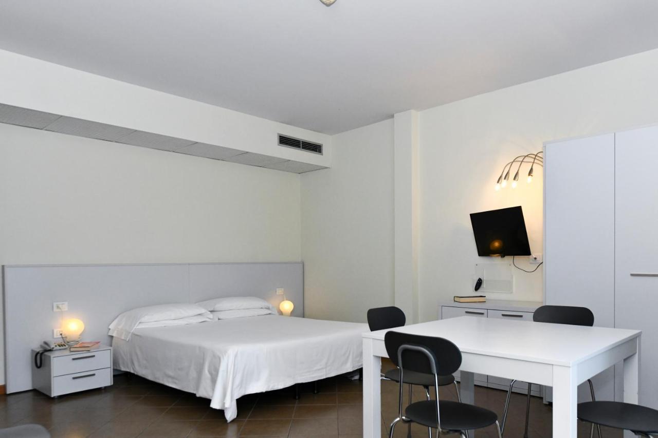 Hotel Eden Lido di Jesolo Bagian luar foto