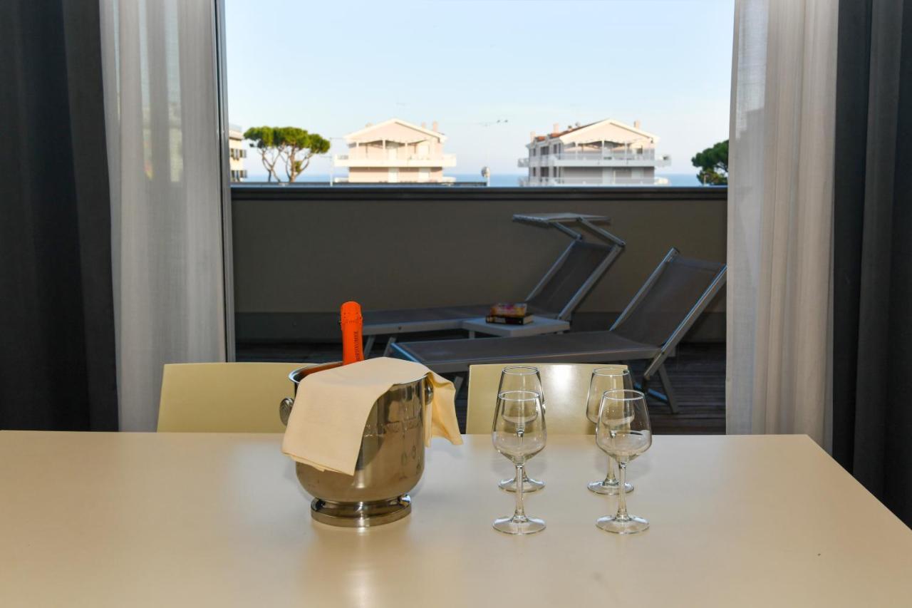 Hotel Eden Lido di Jesolo Bagian luar foto