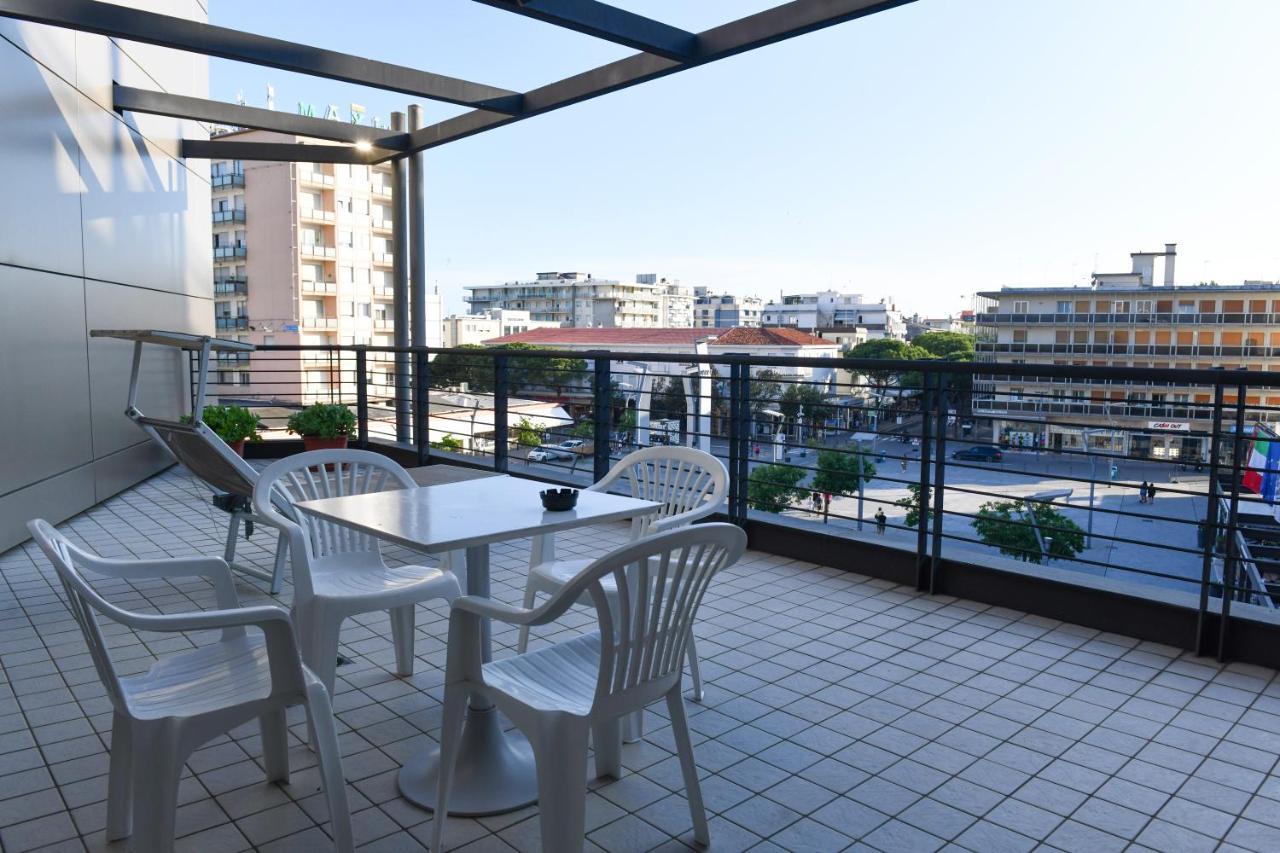 Hotel Eden Lido di Jesolo Bagian luar foto