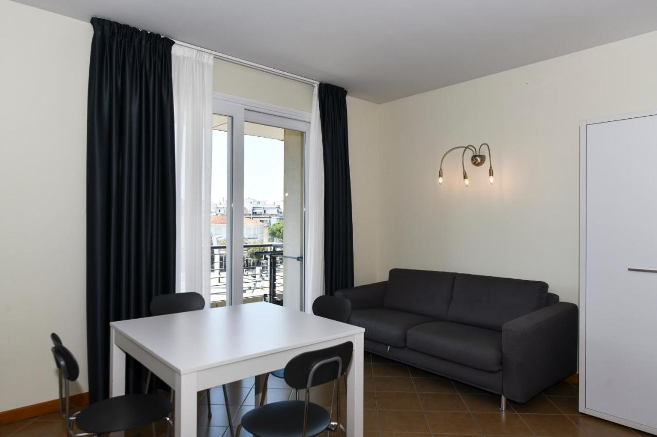 Hotel Eden Lido di Jesolo Bagian luar foto