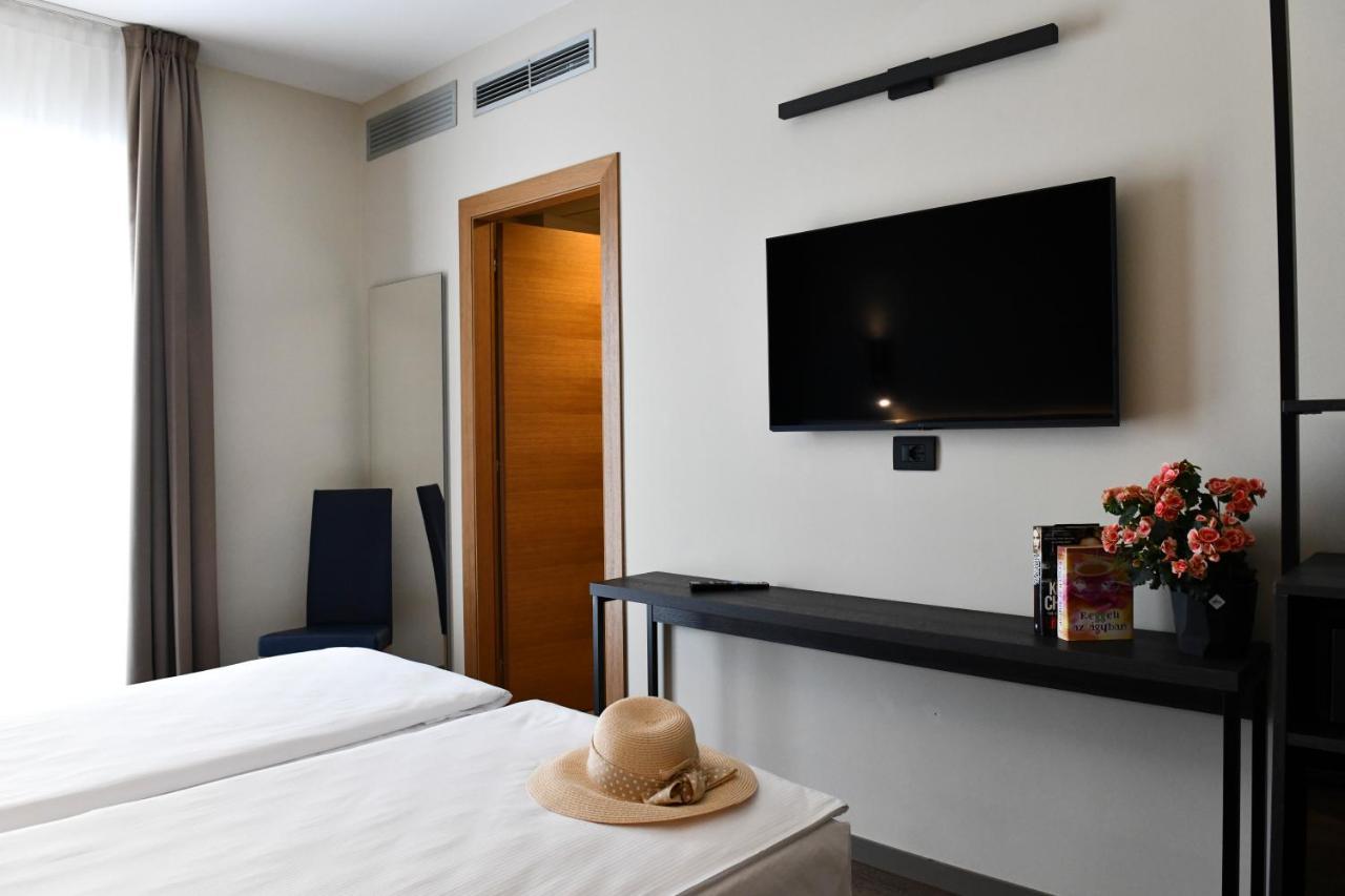 Hotel Eden Lido di Jesolo Bagian luar foto