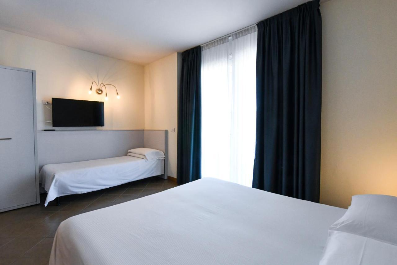 Hotel Eden Lido di Jesolo Bagian luar foto